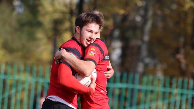 Обыгрываем соперников из Красноярска и лишаем их бонусного очка